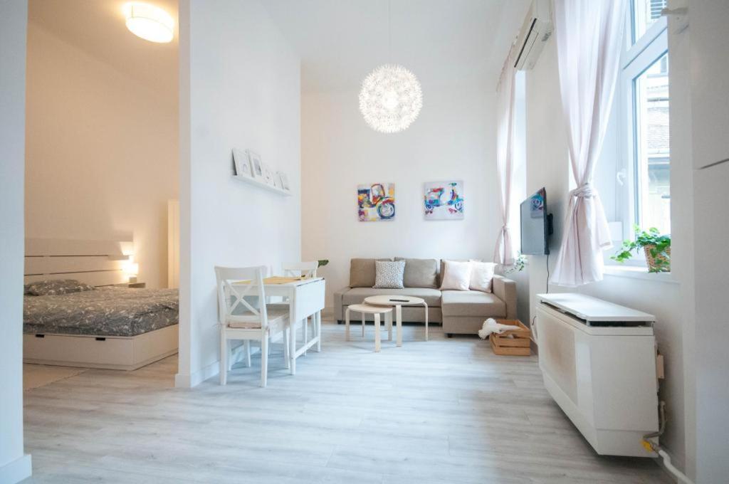 Cs3 Csanyi Apartment Budapest Exterior foto
